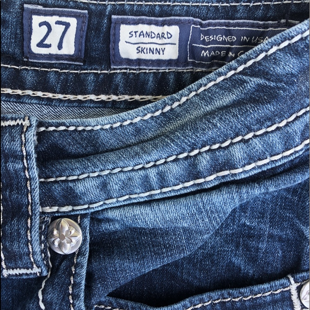 ✨SOLD✨Miss Me Skinny Jeans - Picture 5 of 5